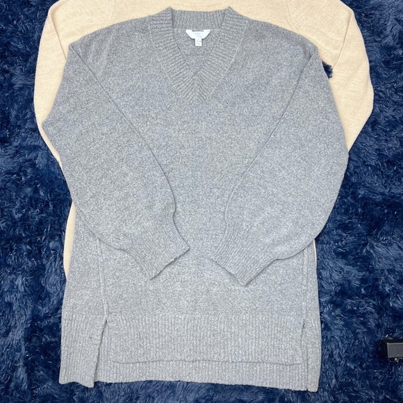 🔥2/$10 |•TIME AND TRU•| Grey V-Neck Balloon Sleeve Sweater Size Large - Picture 2 of 10
